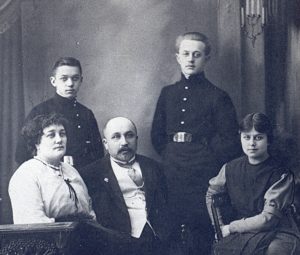 Zdjęcie grupowe – rodzina Rafalskich, Astrachań 1914.